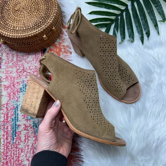 Toms Shoes - TOMS Neutral Brown Tan Tassel Tie Elba Leather Heeled Sandal 9